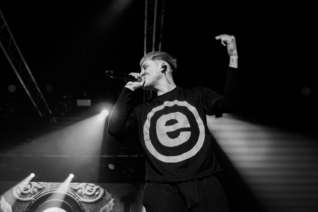 Kidd Voodoo incendia Razzmatazz: una noche donde la oscuridad también bailó