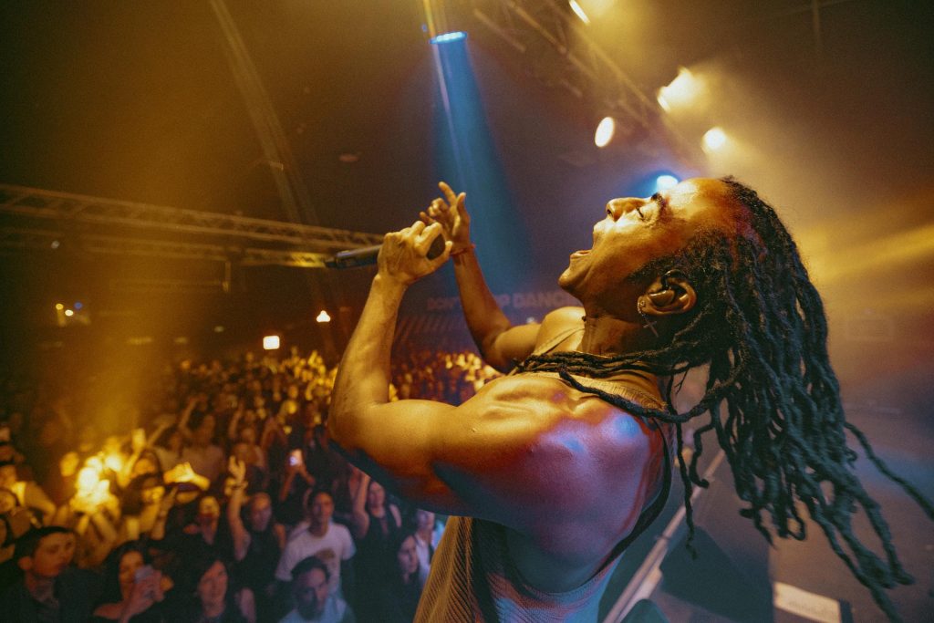 ORISHAS ARRASAN EN SUS CUATRO CITAS POR ESPAÑA Y PREPARAN NUEVAS FECHAS PARA 2026 