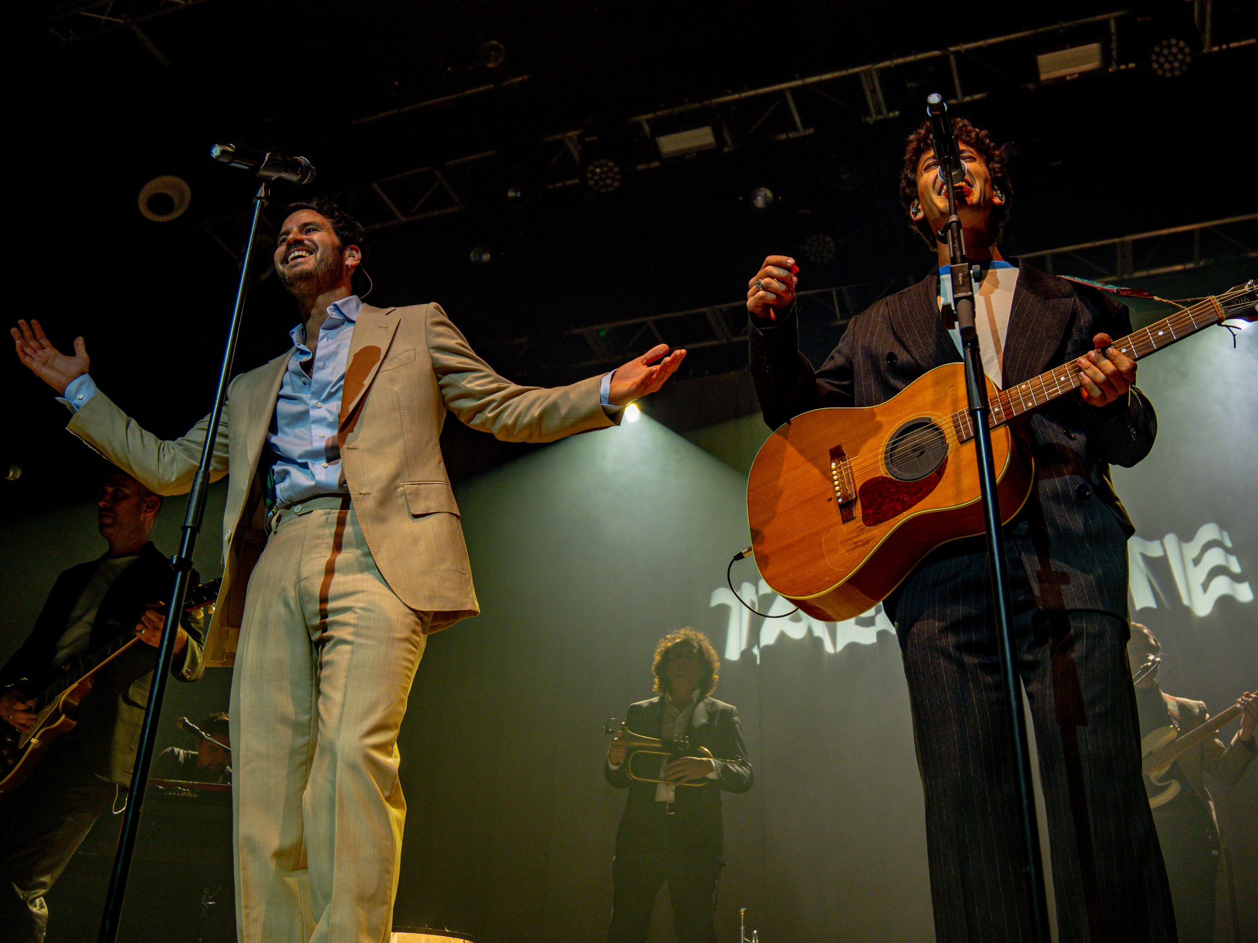 Taburete vuelve a Barcelona con todo vendido y confirma su conexión intacta con el publico