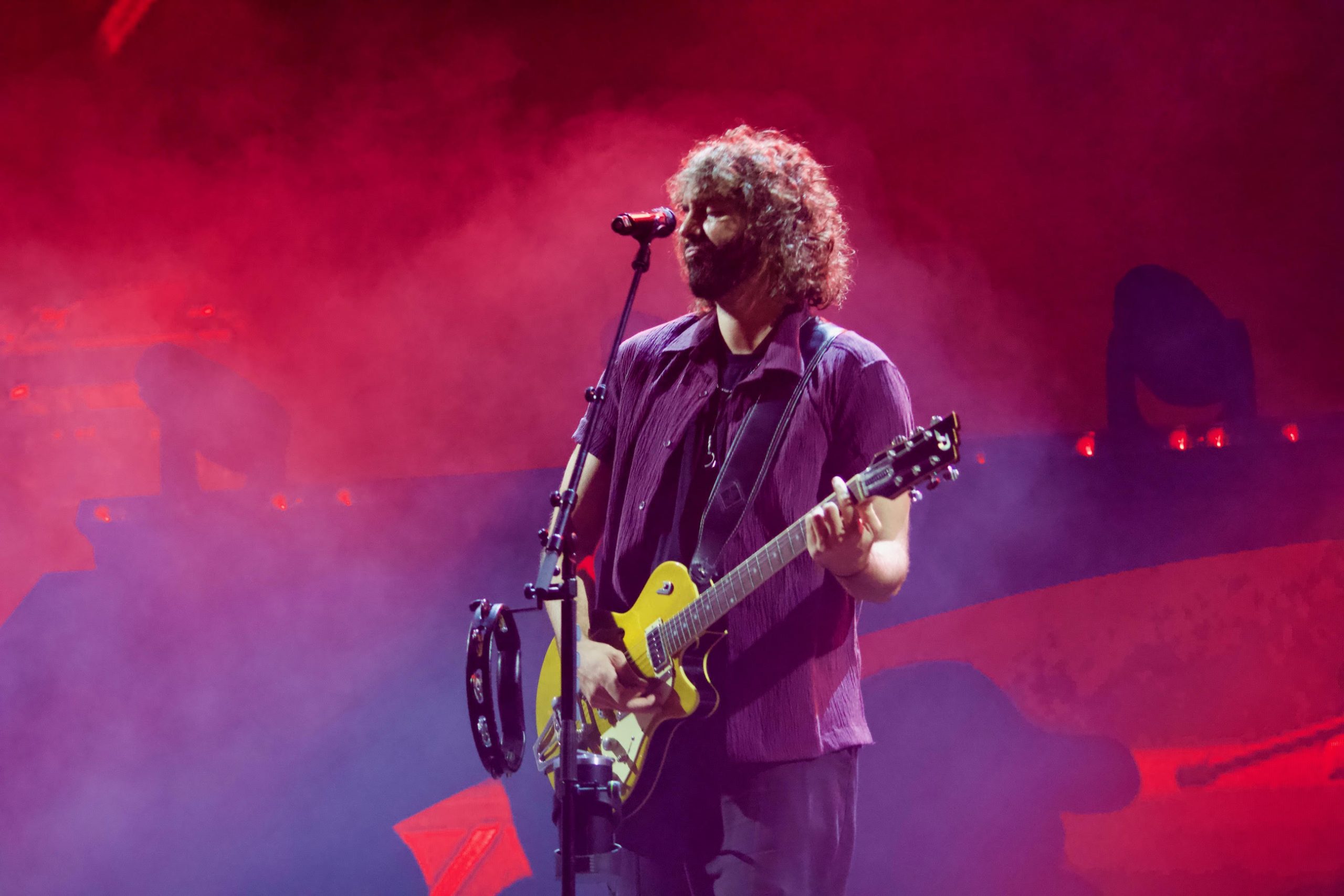 Mikel Izal convierte el Sant Jordi Club en una “pausa” cargada de futuro