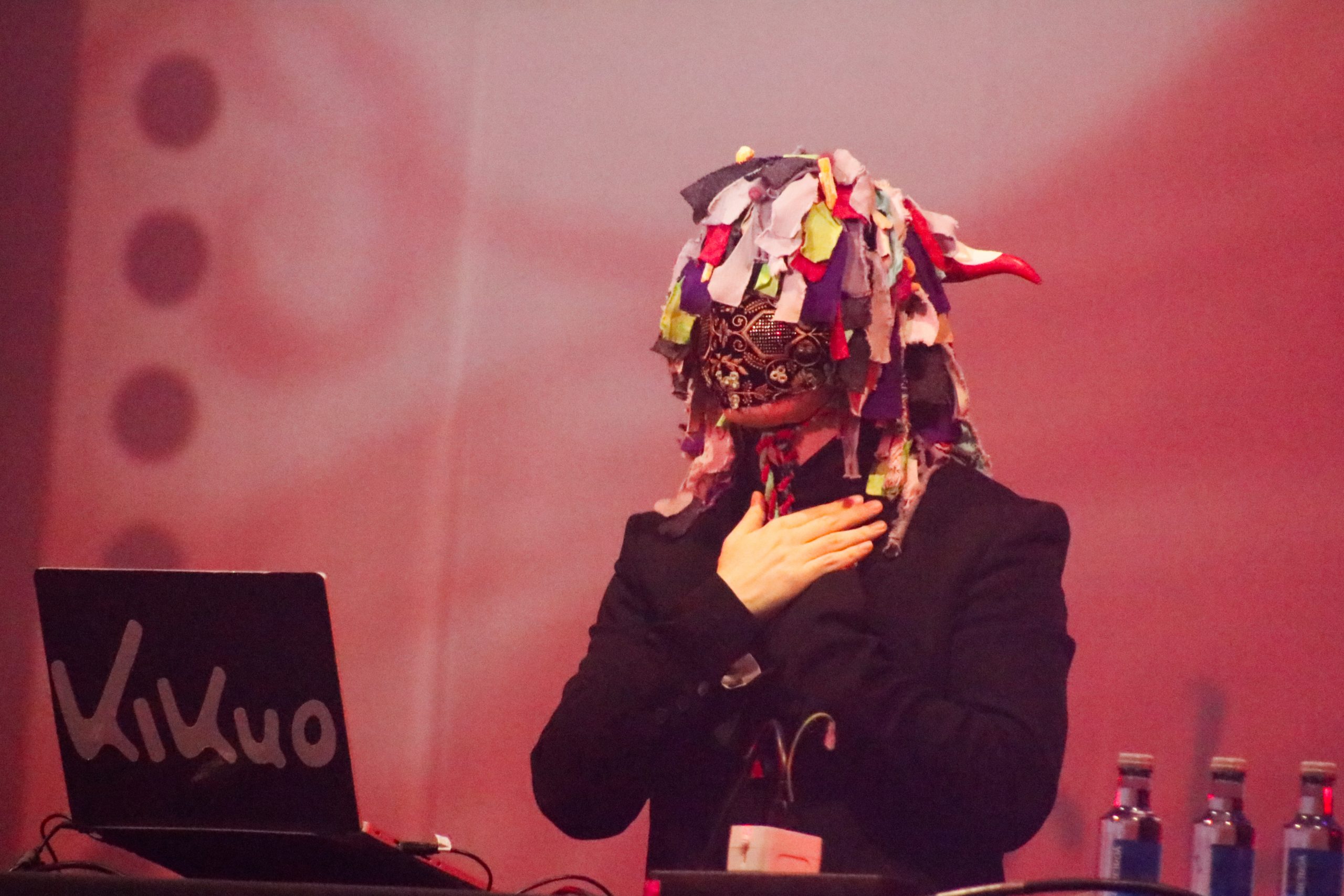 Una noche surrealista: Kikuo aterriza en Barcelona