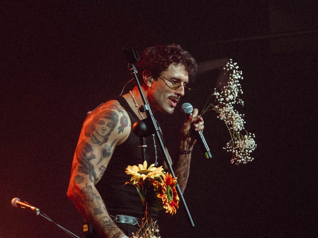 Cardellino conquistó el Movistar Arena con una noche de elegancia, cercanía y emoción