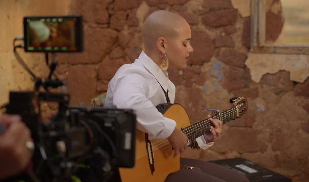 La voz de Fuerteventura, Gara Alemán lanza “Apareces Tú”