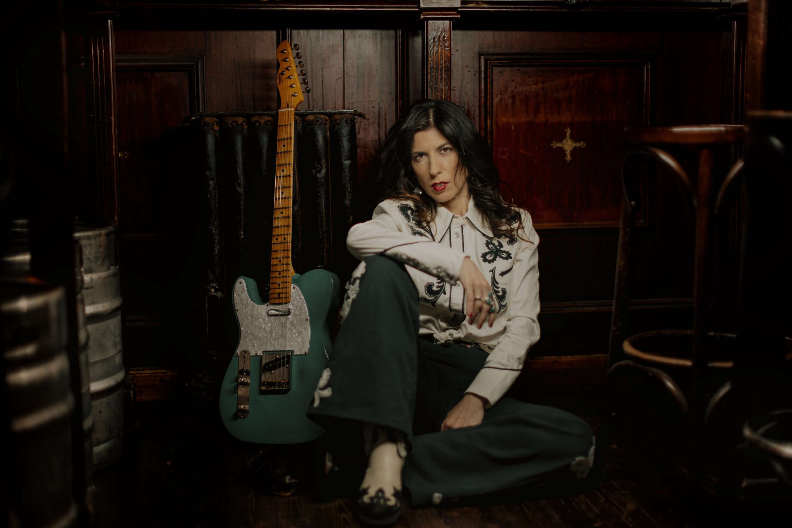 SUSAN SANTOS PRESENTA EL CAMINO, COUNTRY ROCK CON OLOR A POLVO Y CARRETERA PERDIDA EN EL DESIERTO