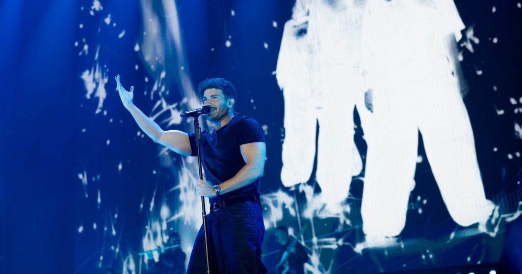 Pablo Alborán conquista el Palau Sant Jordi con una noche de emoción, baile y conexión absoluta
