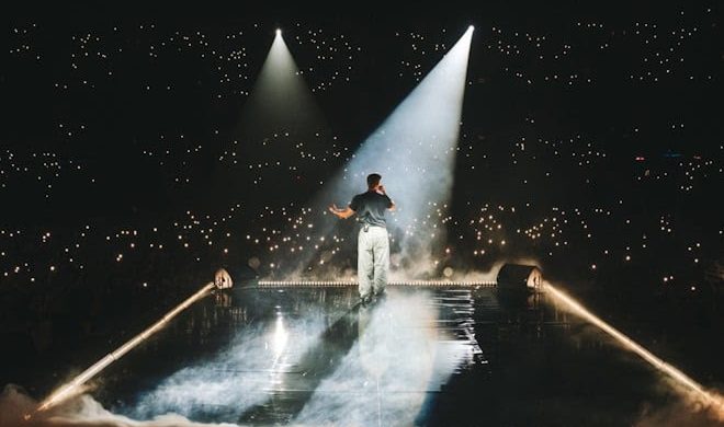 PABLO ALBORÁN INAUGURA SU GIRA NACIONAL CONQUISTANDO BILBAO