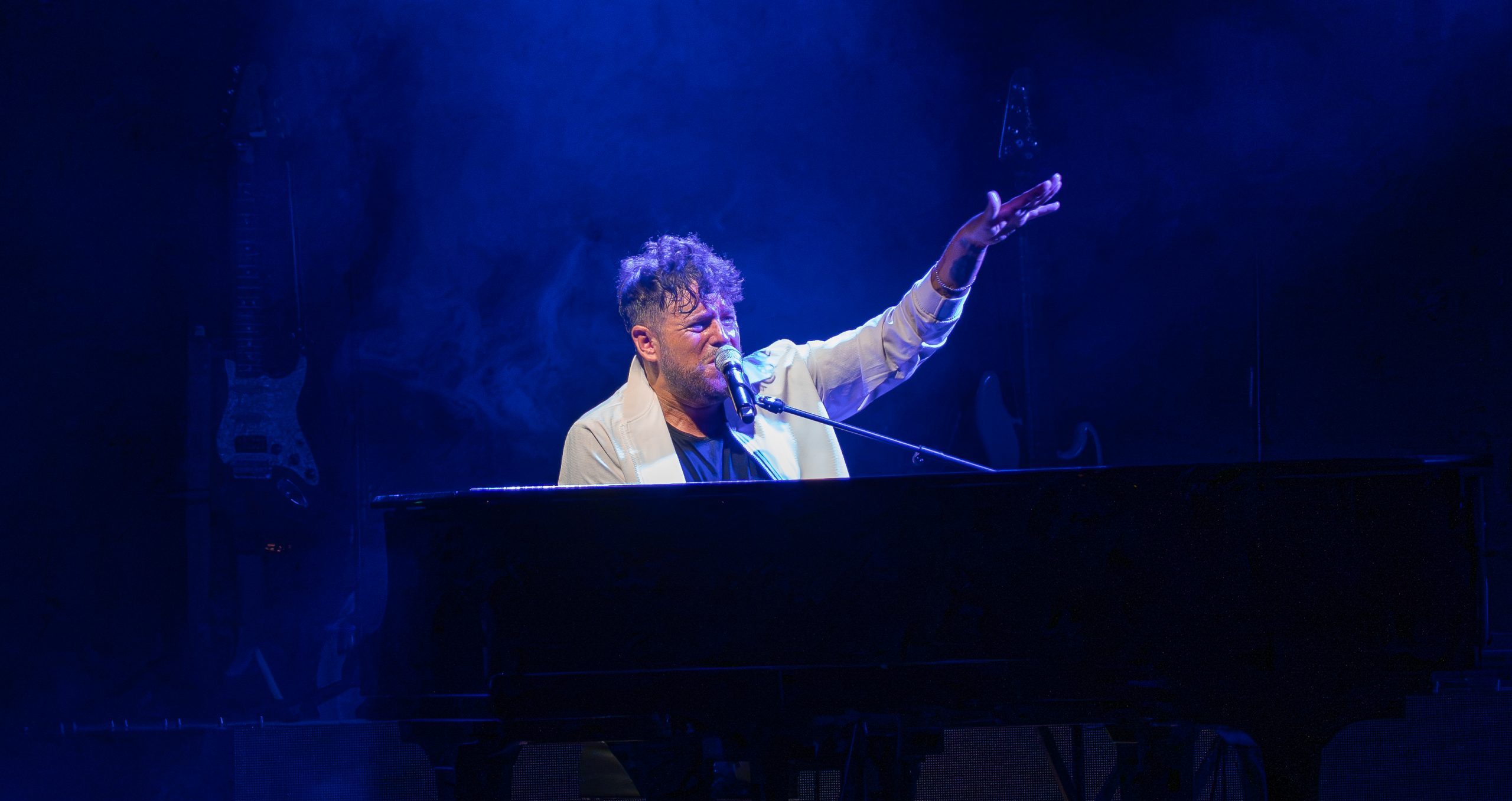 Pablo López convierte Cap Roig en un encuentro íntimo entre piano, emoción y complicidad