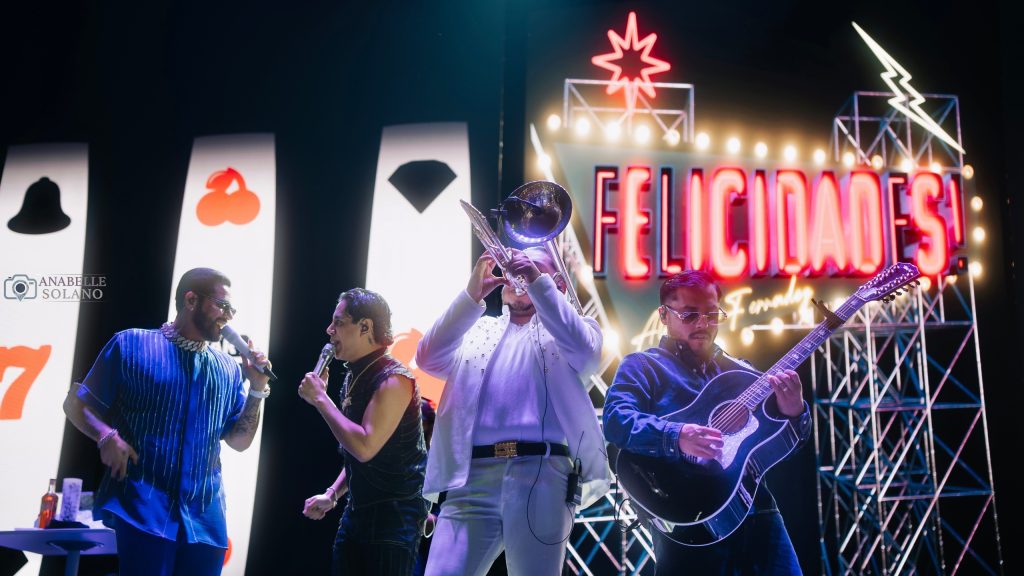 Grupo Firme conquista Valencia con una noche de música mexicana en el Roig Arena