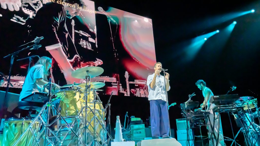 Vetusta Morla convierte Valencia en una celebración de música y reivindicación