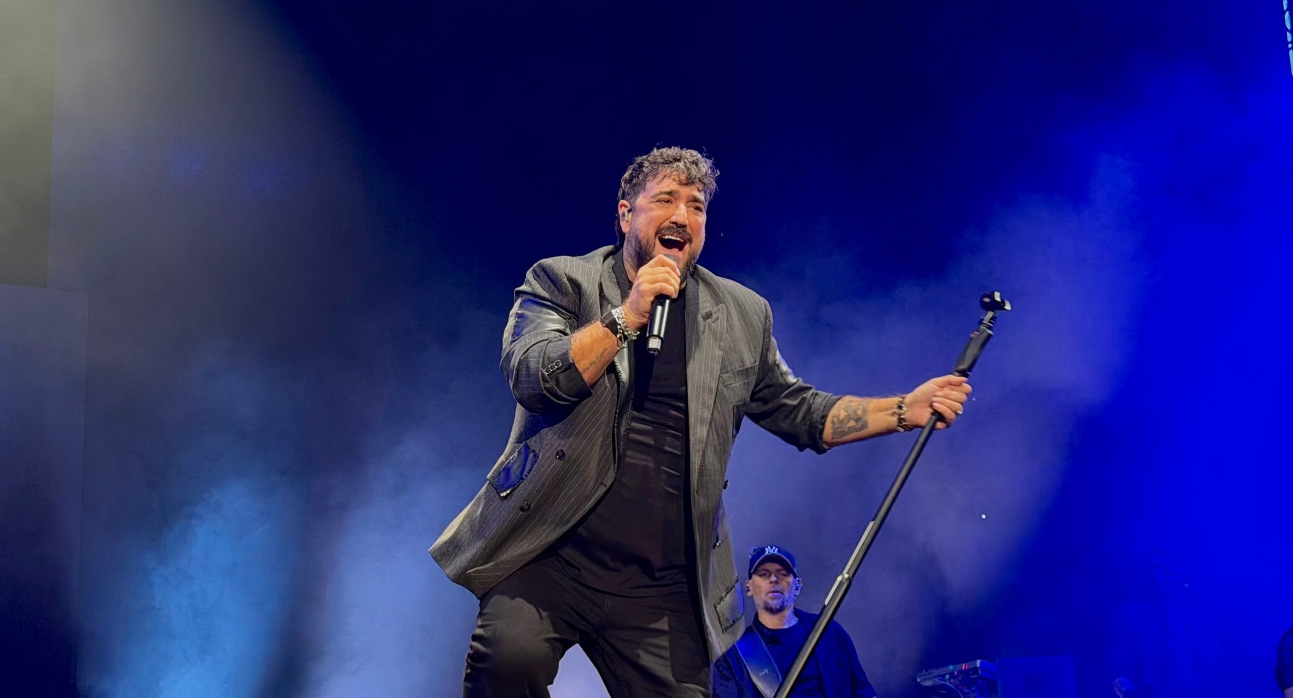 Antonio Orozco reúne a cerca de 11.000 personasen Roig Arena con “La gira de tu vida”